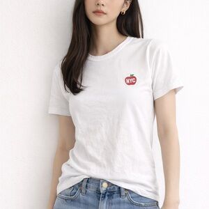 Aritzia Sunday Best White NYC Apple Tee – Size XS